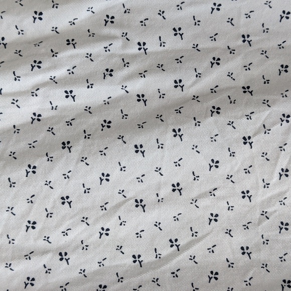 Gap men's button up dress shirt. Size XL. - Picture 4 of 6